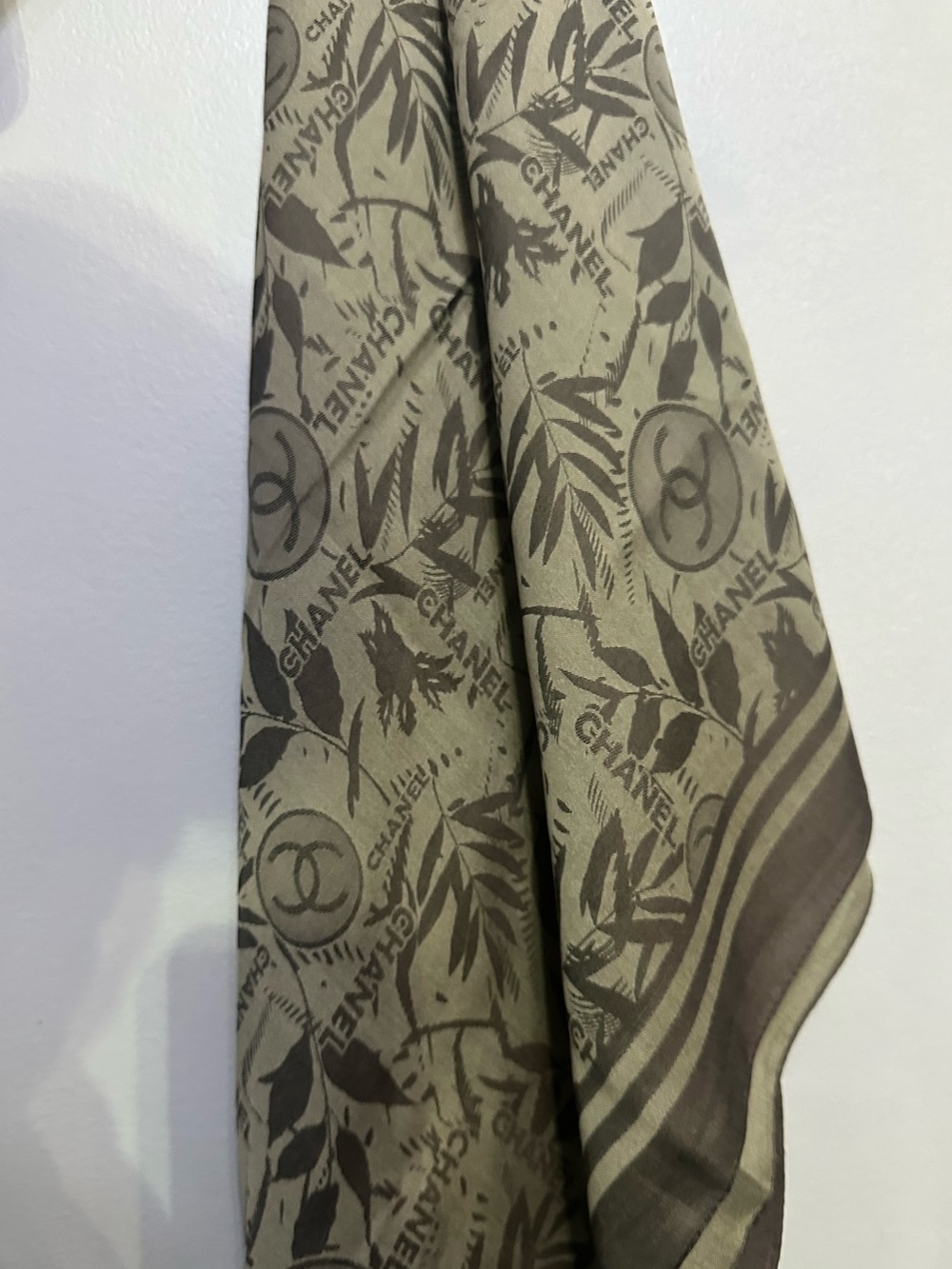 New CC brown cream cashmere silk scarf 46” x 46”